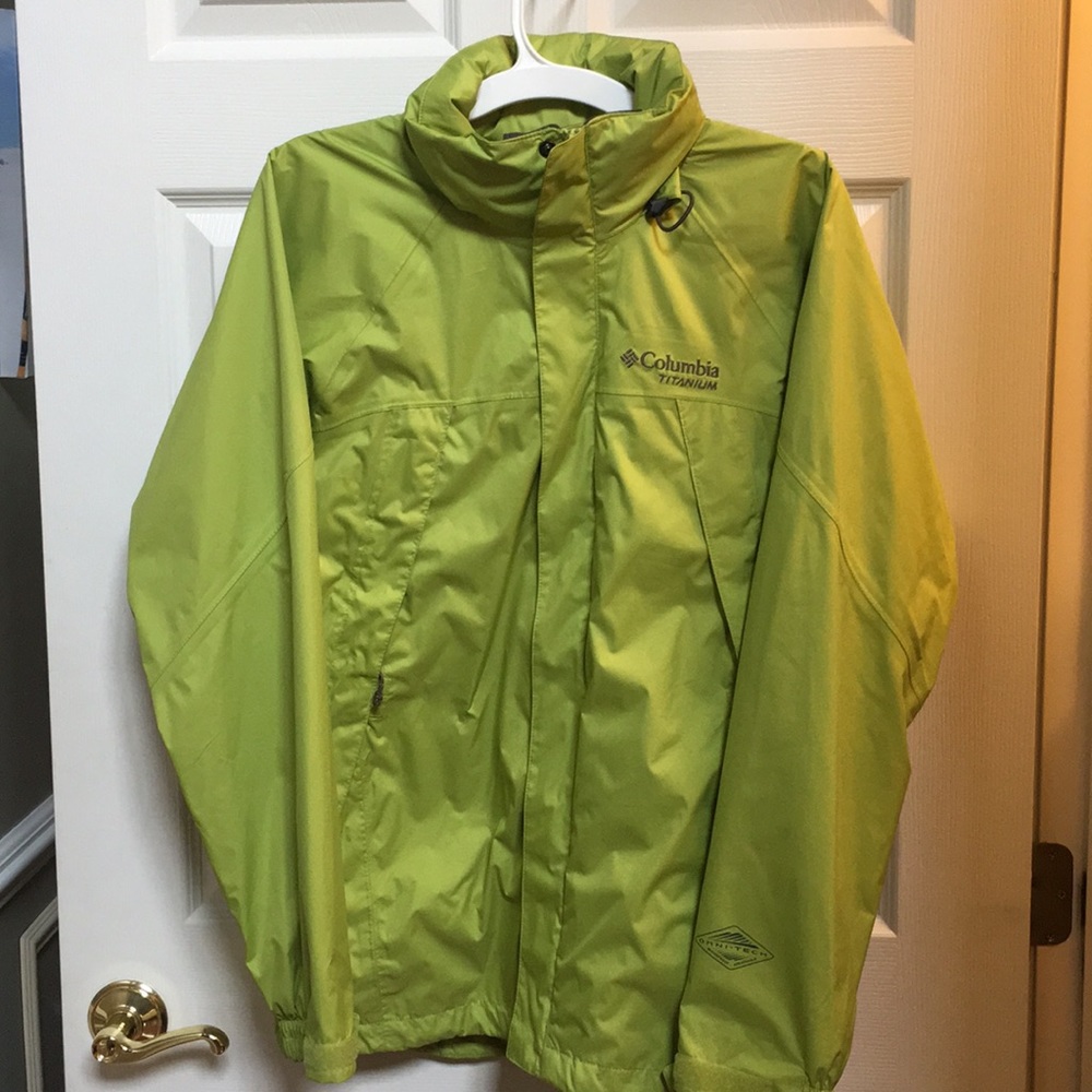 Columbia lightweight jacket - waterproof